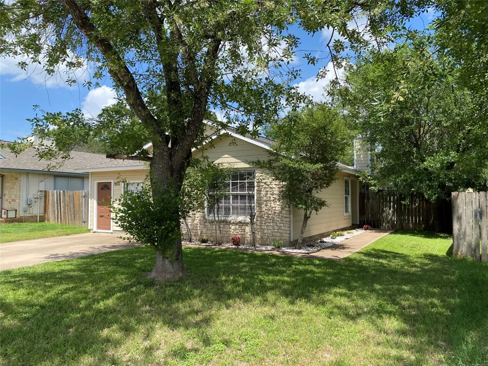 9511 Curlew Drive Austin, TX 78748