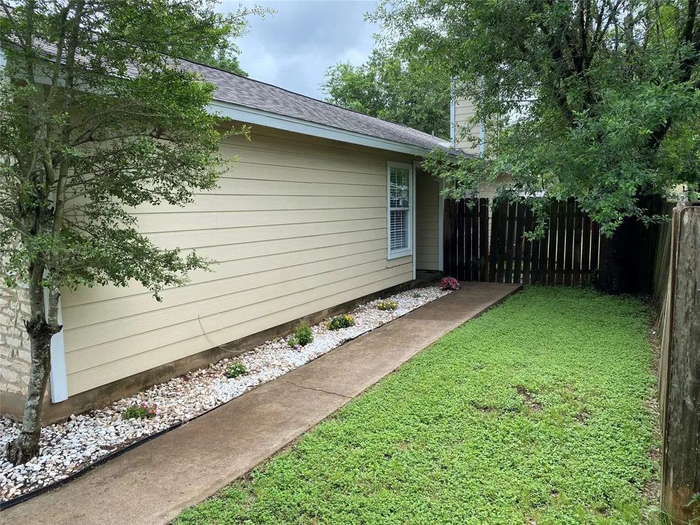 9511 Curlew Drive Austin, TX 78748