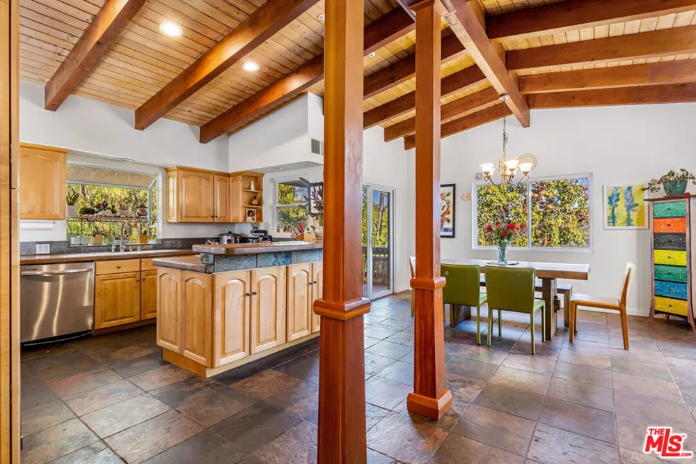 2716 Halsey Road Topanga, CA 90290