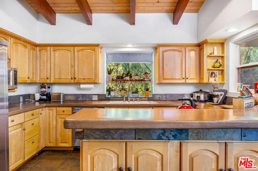 2716 Halsey Road Topanga, CA 90290