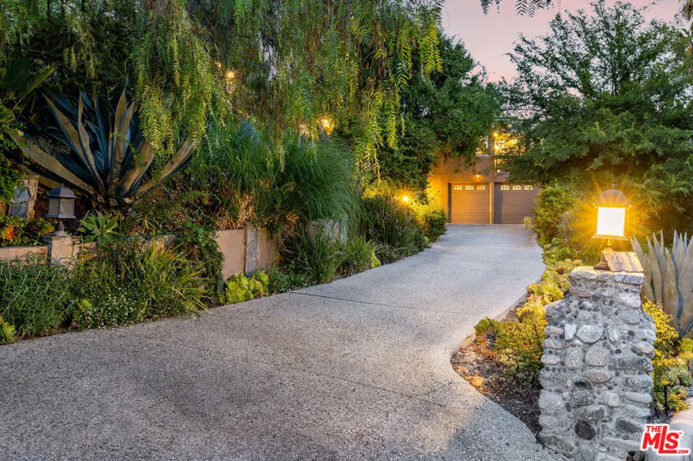 2716 Halsey Road Topanga, CA 90290