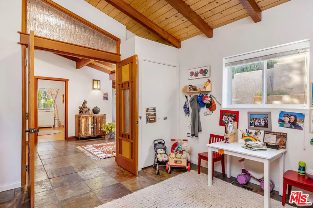 2716 Halsey Road Topanga, CA 90290