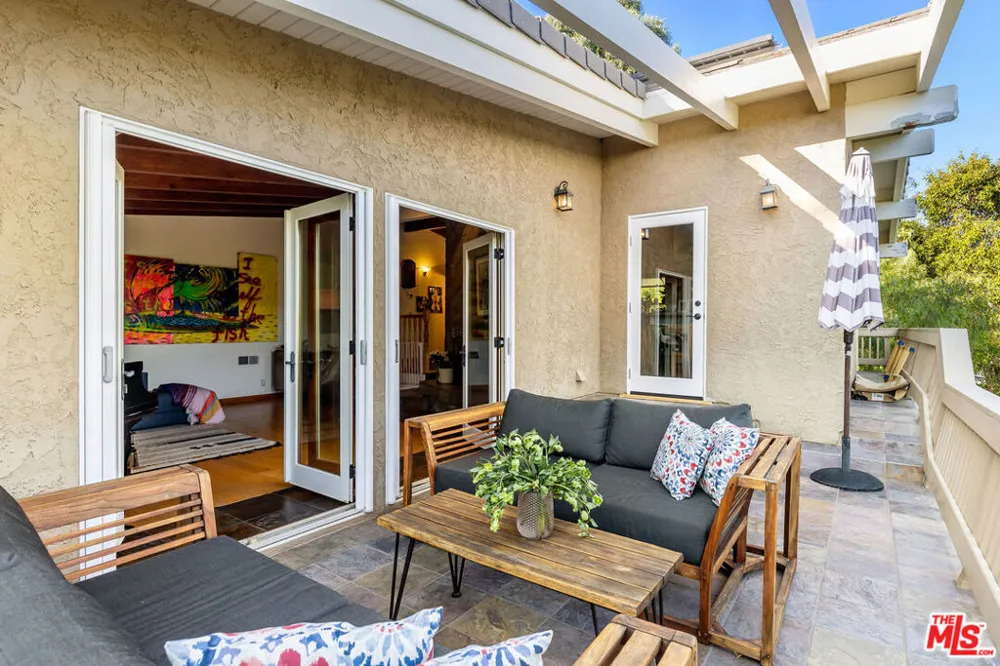 2716 Halsey Road Topanga, CA 90290