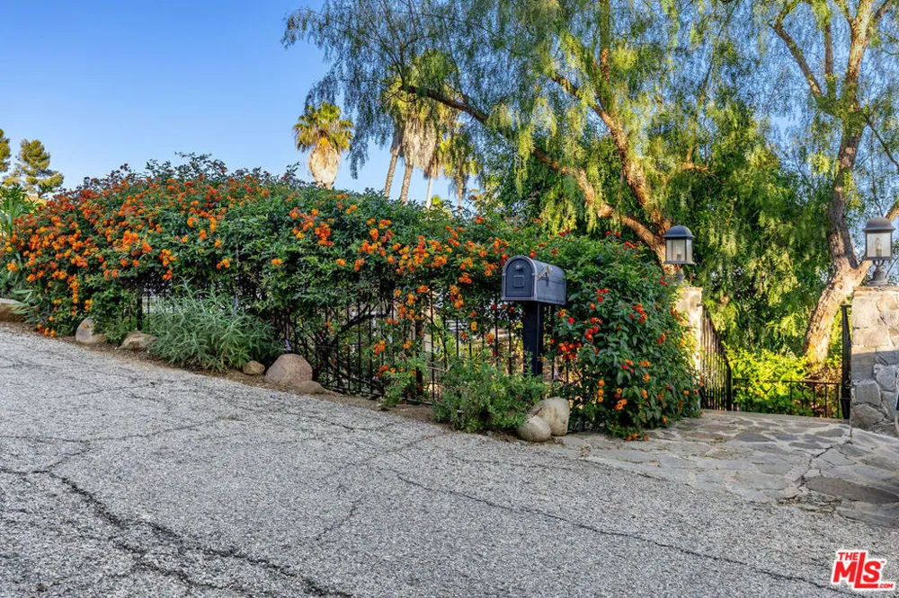 2716 Halsey Road Topanga, CA 90290