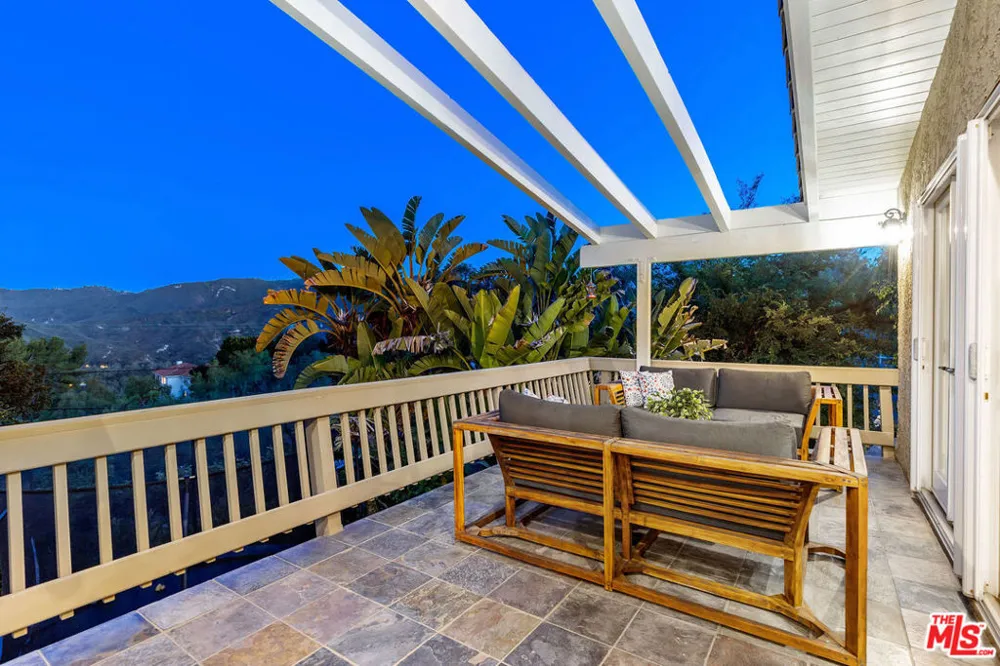 2716 Halsey Road Topanga, CA 90290