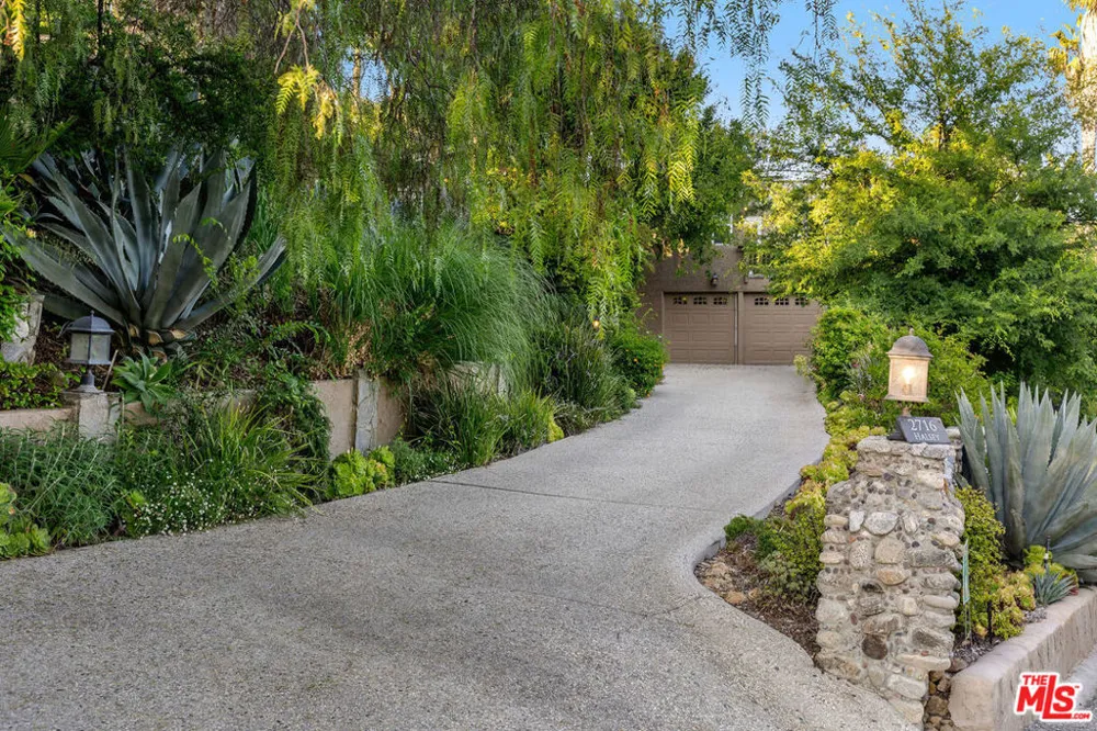 2716 Halsey Road Topanga, CA 90290