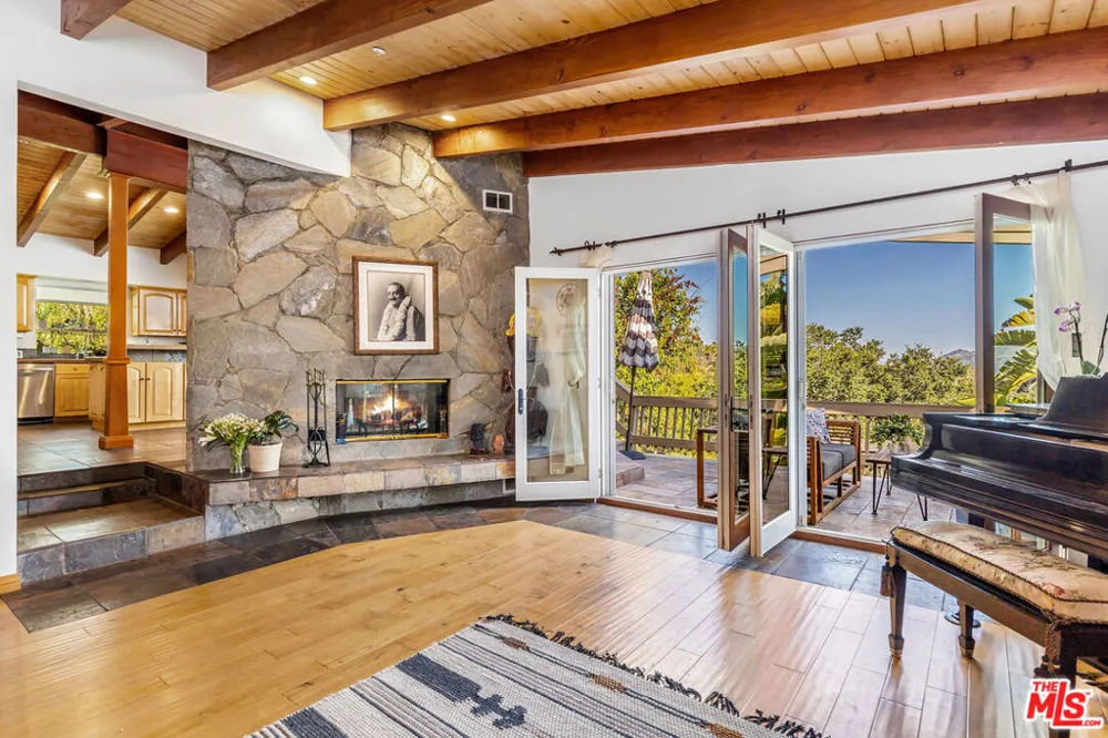 2716 Halsey Road Topanga, CA 90290