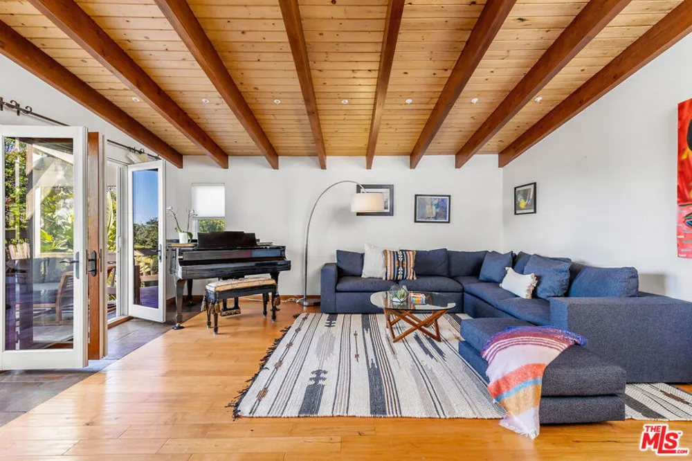 2716 Halsey Road Topanga, CA 90290