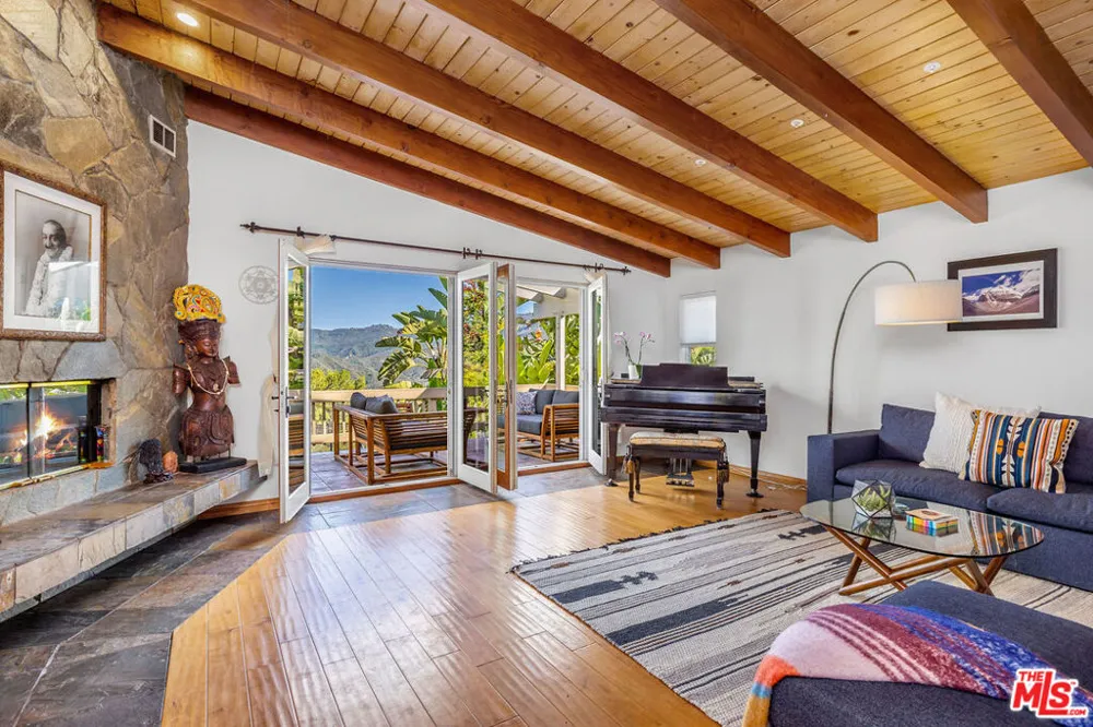 2716 Halsey Road Topanga, CA 90290