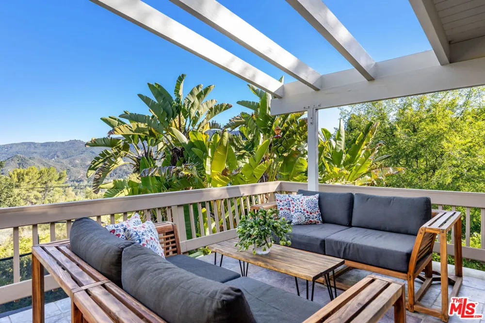 2716 Halsey Road Topanga, CA 90290
