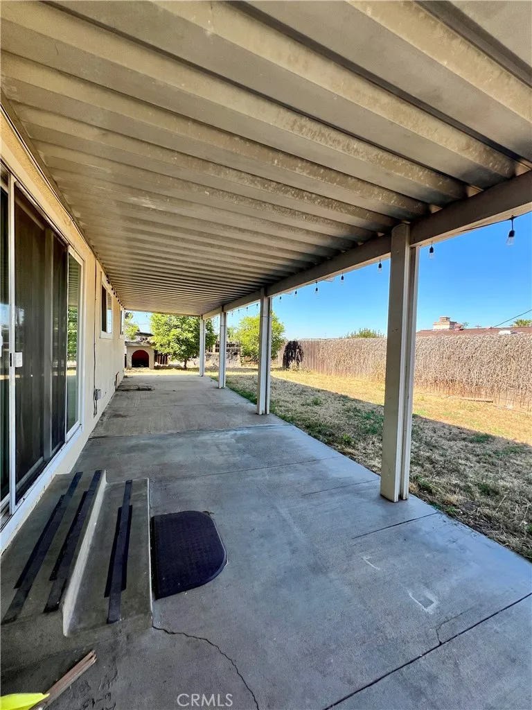 7142 Church Highland, CA 92346