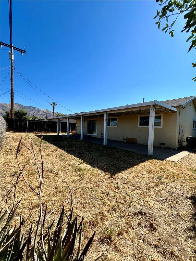 7142 Church Highland, CA 92346