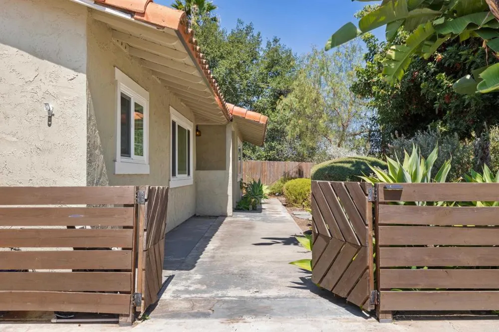 1407 Monte Vista Drive Vista, CA 92084