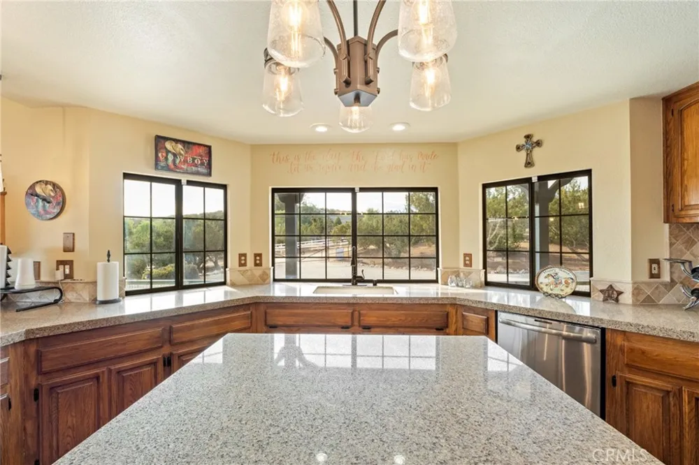 6535 Juniper Crest Road Agua Dulce, CA 91390