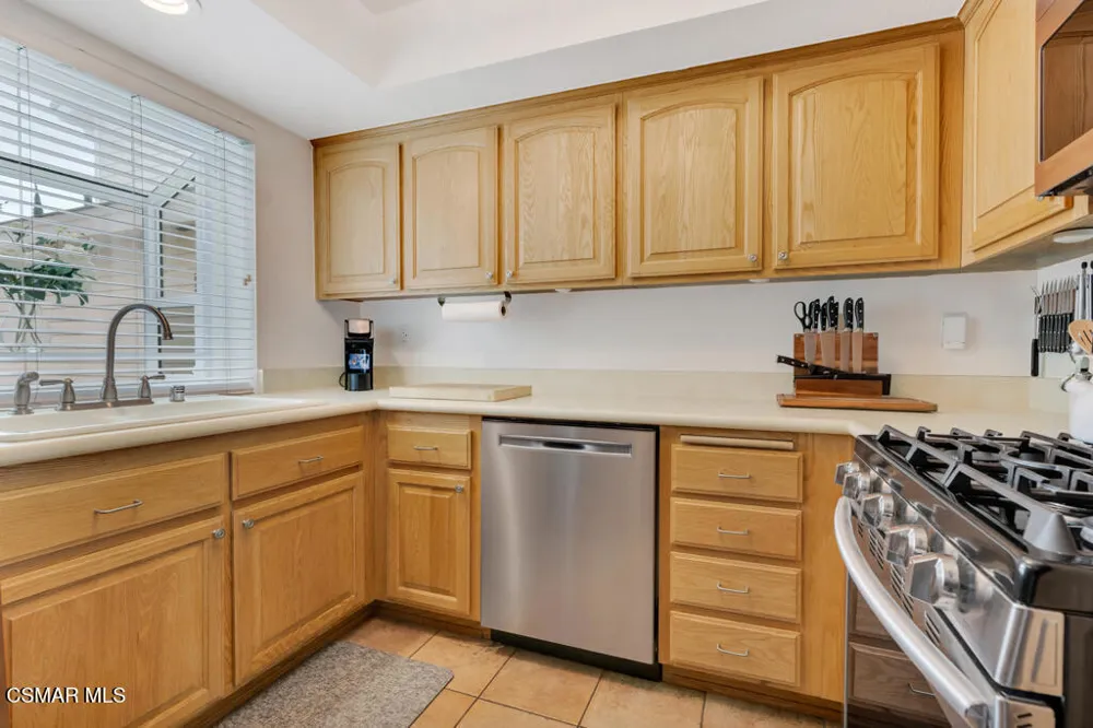 2776 Erringer Road #19 Simi Valley, CA 93065