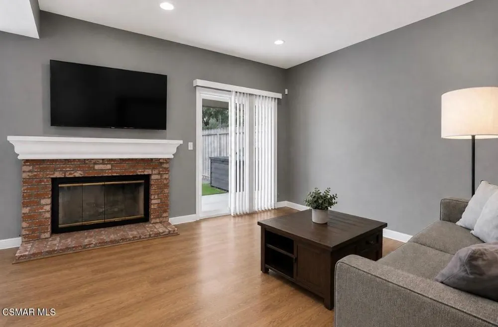 2776 Erringer Road #19 Simi Valley, CA 93065