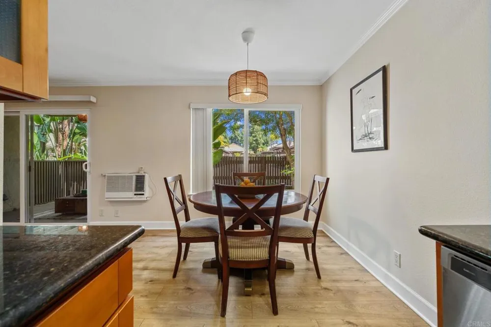 8548 Via Mallorca #E La Jolla, CA 92037