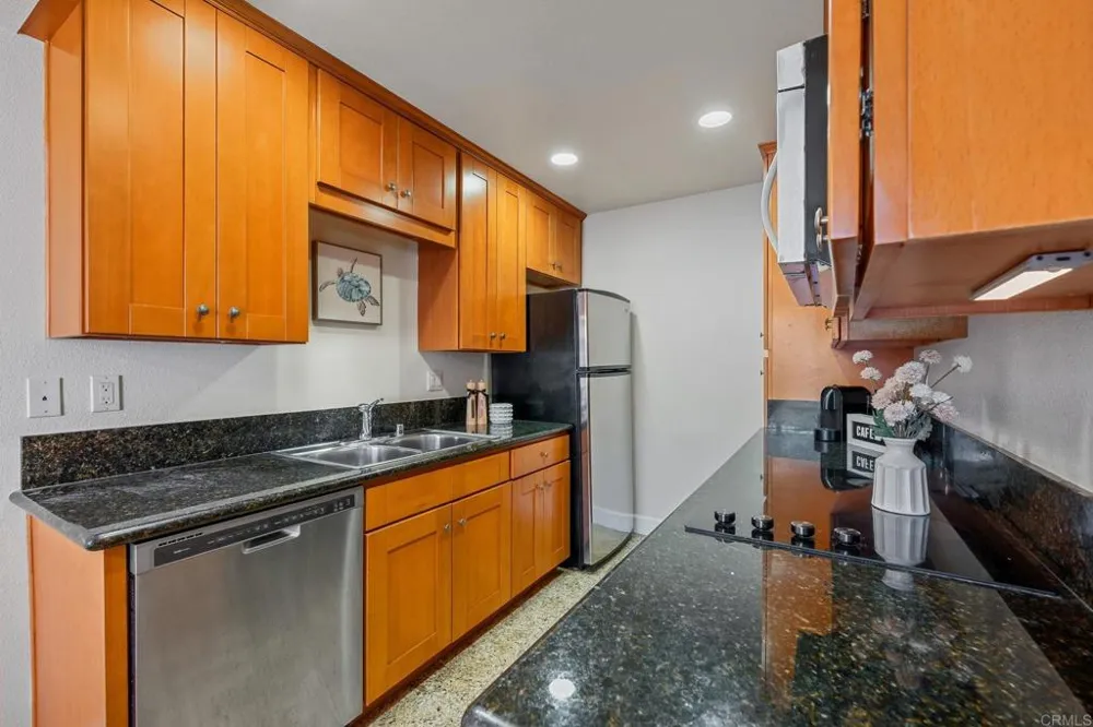 8548 Via Mallorca #E La Jolla, CA 92037