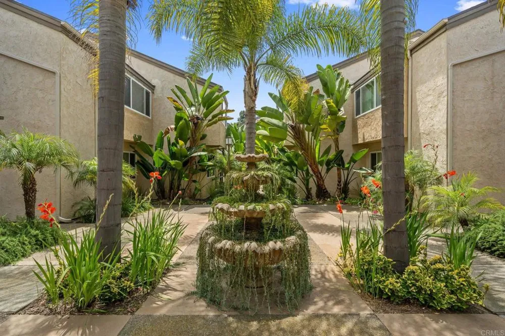 8548 Via Mallorca #E La Jolla, CA 92037