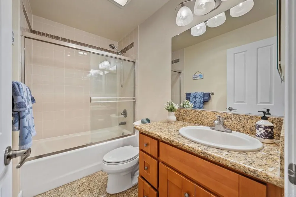 8548 Via Mallorca #E La Jolla, CA 92037