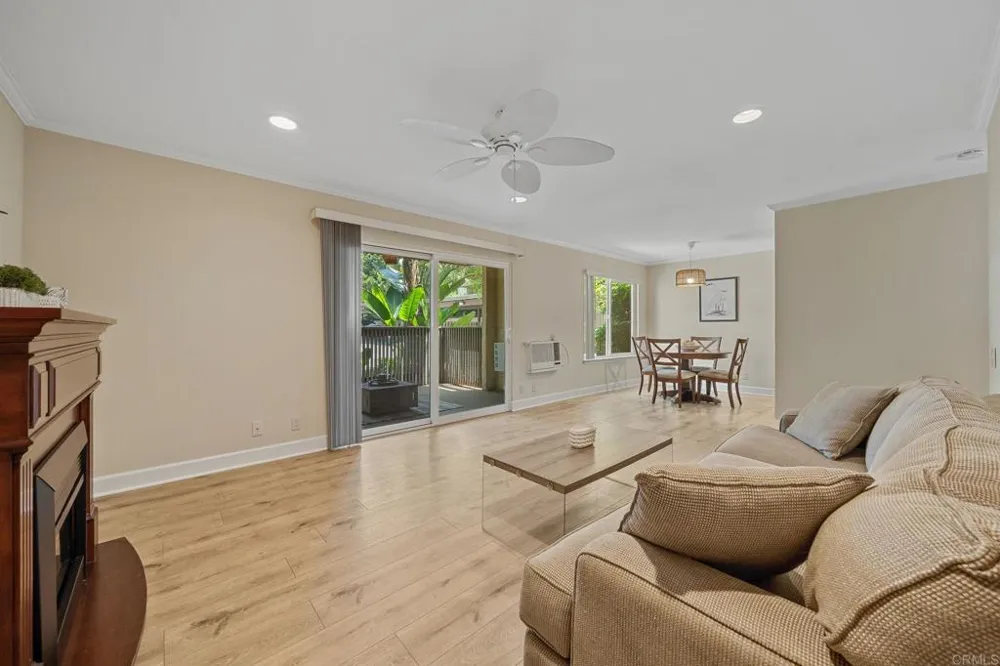 8548 Via Mallorca #E La Jolla, CA 92037