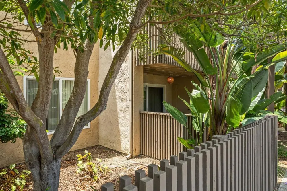 8548 Via Mallorca #E La Jolla, CA 92037
