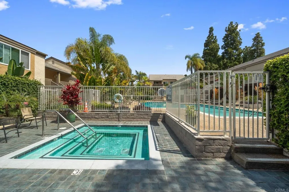 8548 Via Mallorca #E La Jolla, CA 92037