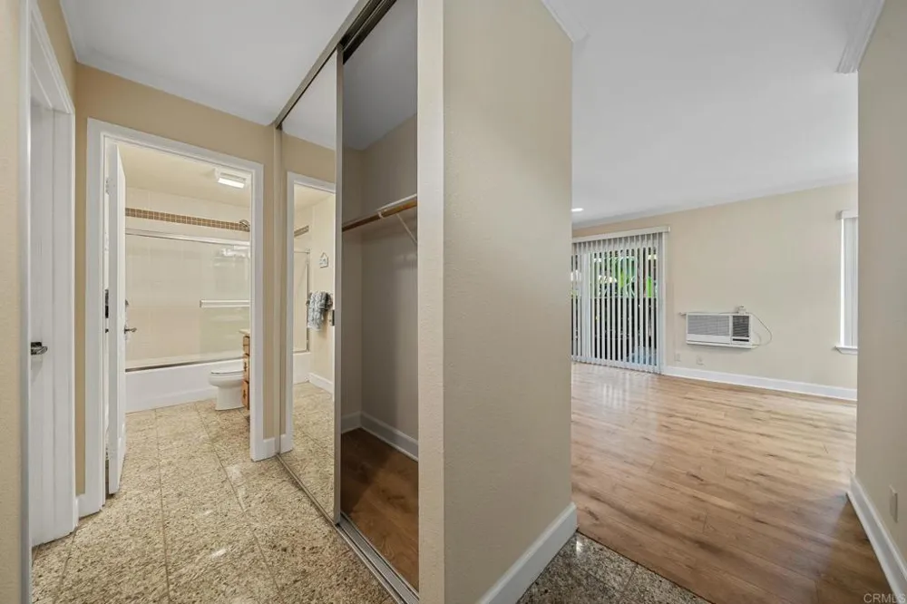 8548 Via Mallorca #E La Jolla, CA 92037
