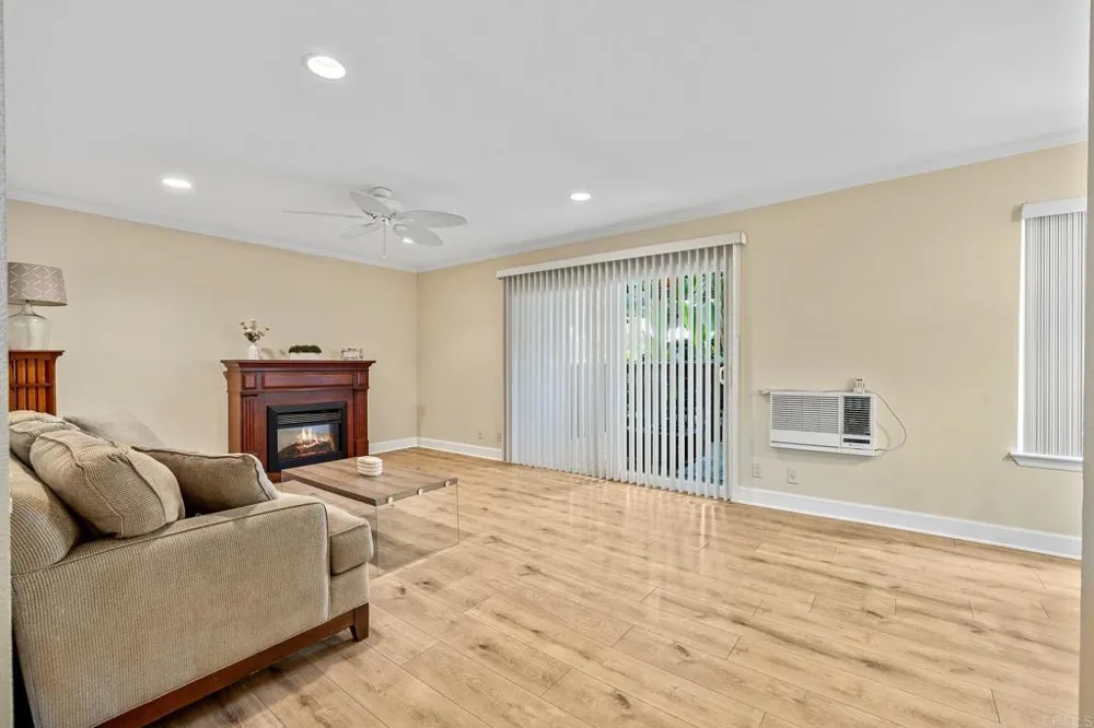 8548 Via Mallorca #E La Jolla, CA 92037