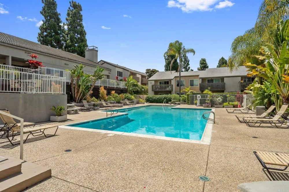 8548 Via Mallorca #E La Jolla, CA 92037