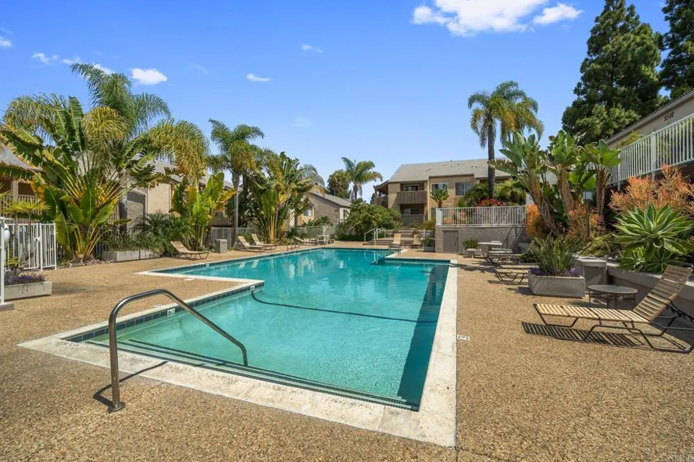 8548 Via Mallorca #E La Jolla, CA 92037