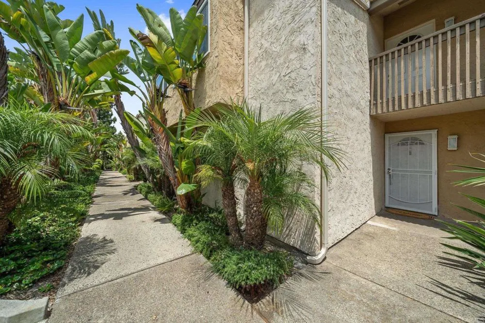 8548 Via Mallorca #E La Jolla, CA 92037