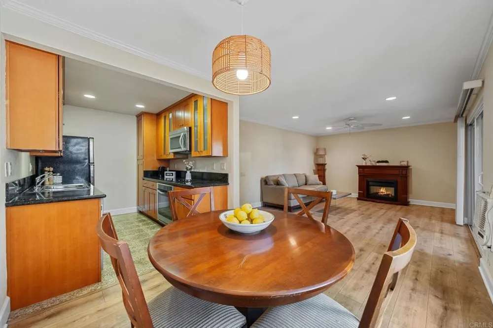 8548 Via Mallorca #E La Jolla, CA 92037