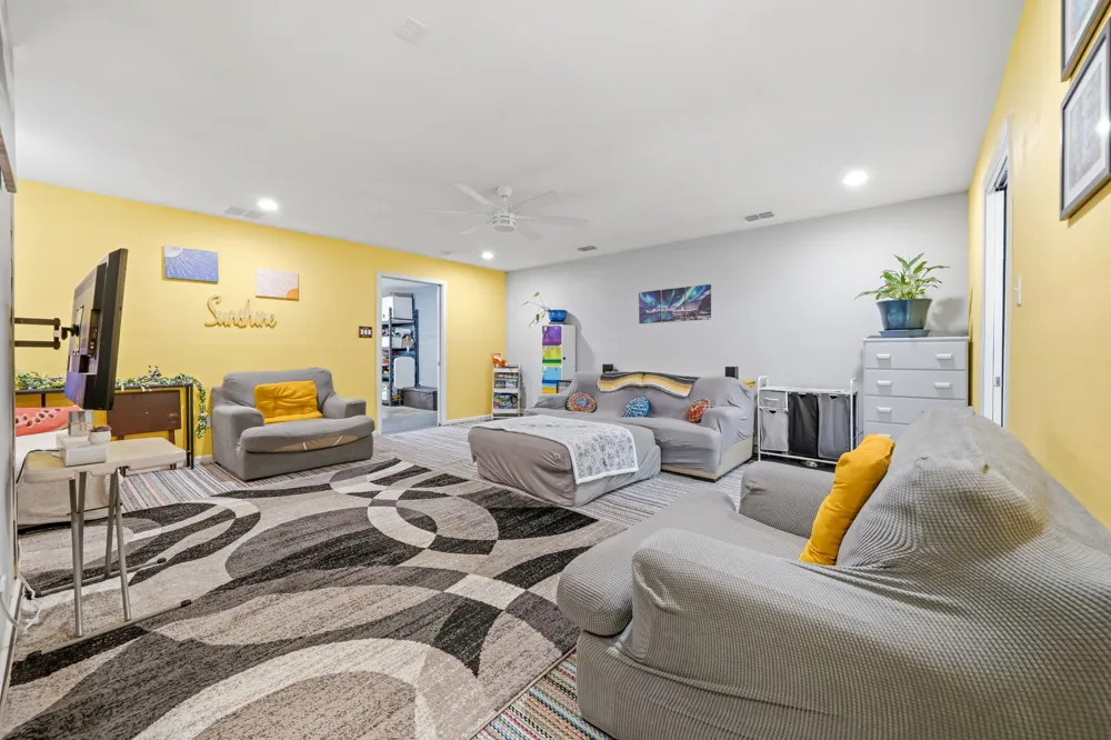 914 6th Street Blanco, TX 78606