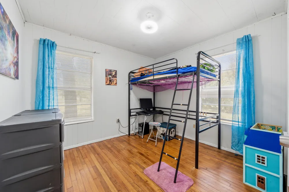914 6th Street Blanco, TX 78606