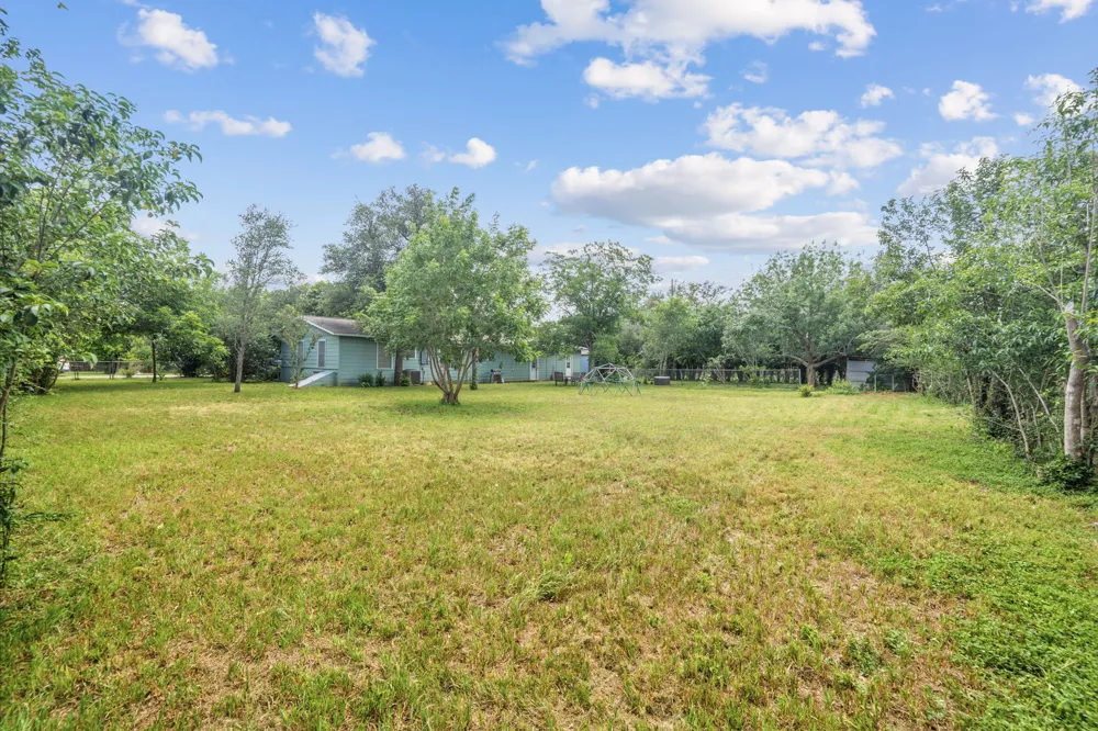 914 6th Street Blanco, TX 78606