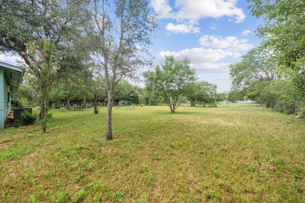 914 6th Street Blanco, TX 78606