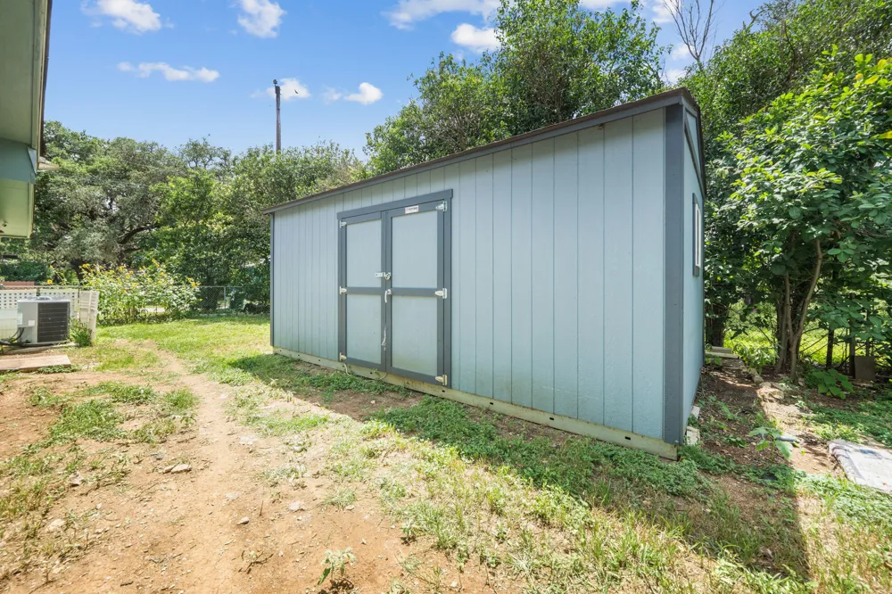 914 6th Street Blanco, TX 78606