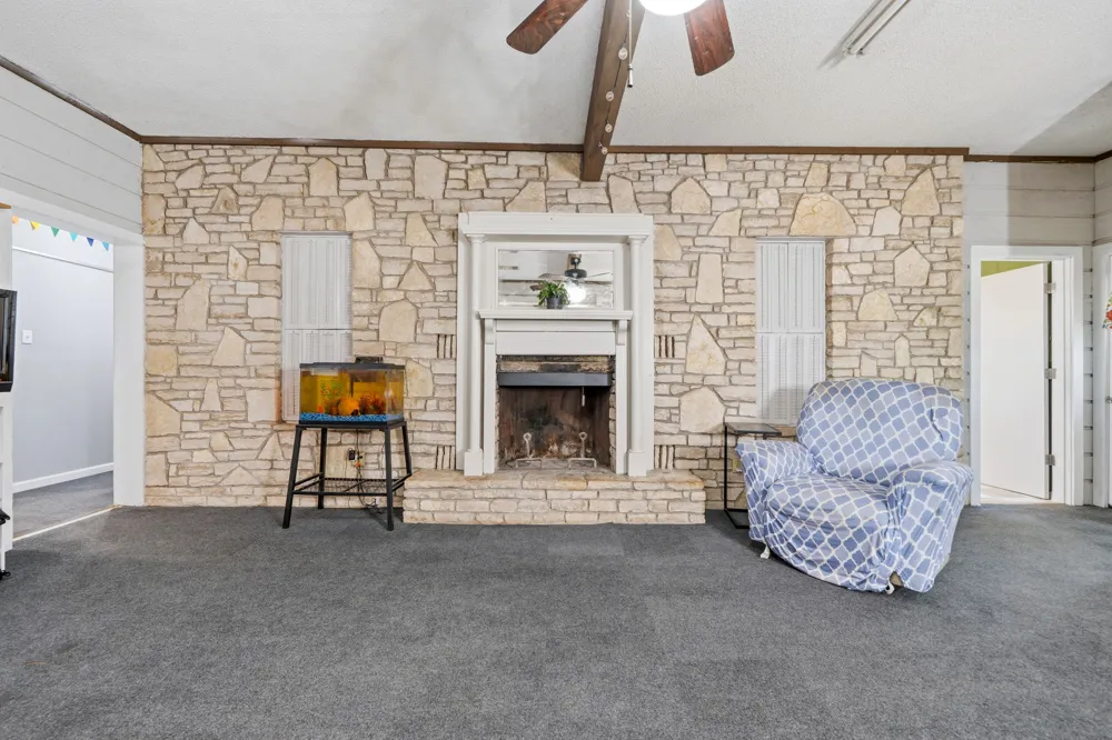 914 6th Street Blanco, TX 78606