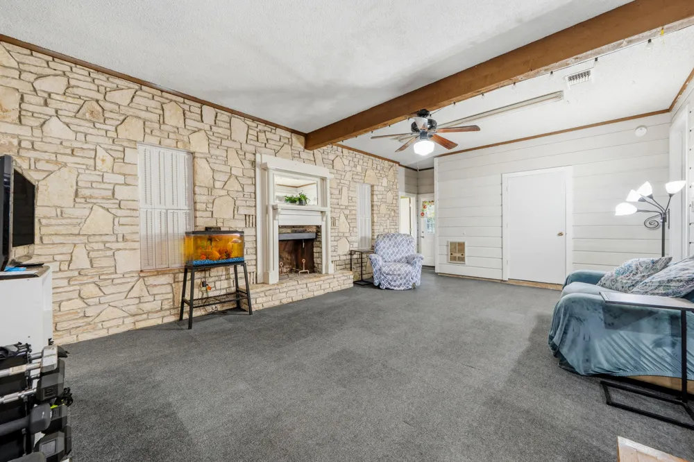 914 6th Street Blanco, TX 78606