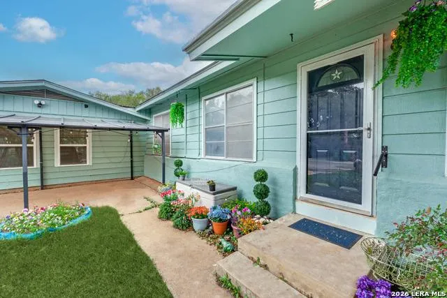 914 6th Street Blanco, TX 78606