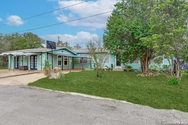 914 6th Street Blanco, TX 78606