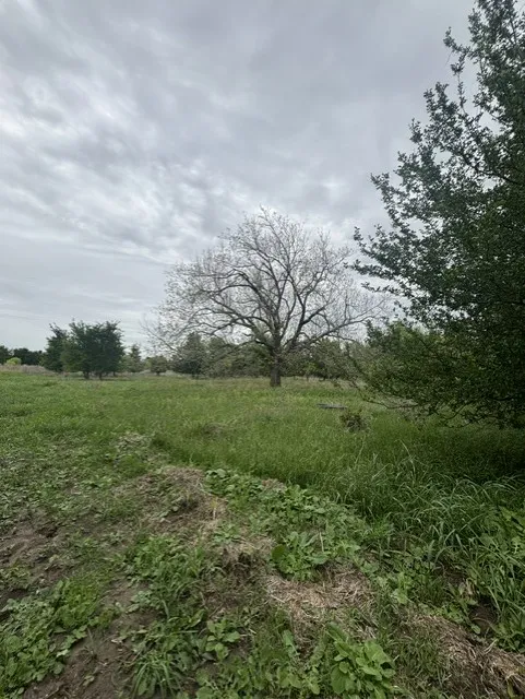 12155 E Travis Street Holland, TX 76534