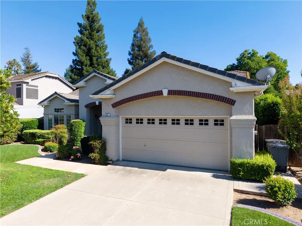 2554 Twain AVE Clovis, CA 93611