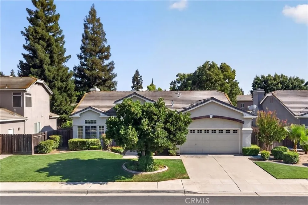 2554 Twain AVE Clovis, CA 93611