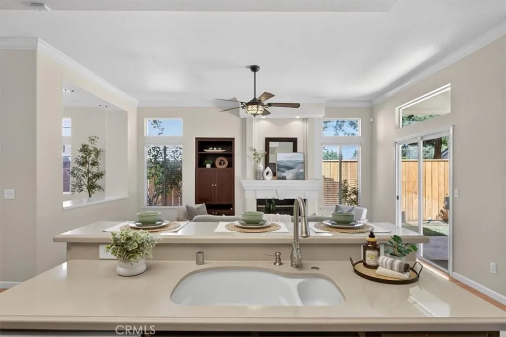 2554 Twain AVE Clovis, CA 93611