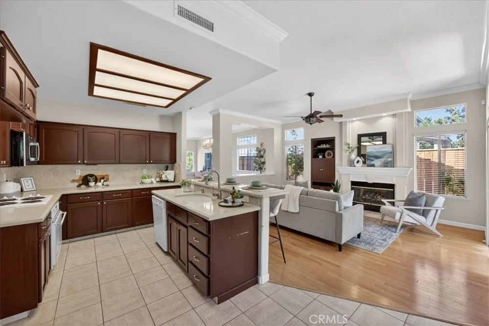 2554 Twain AVE Clovis, CA 93611
