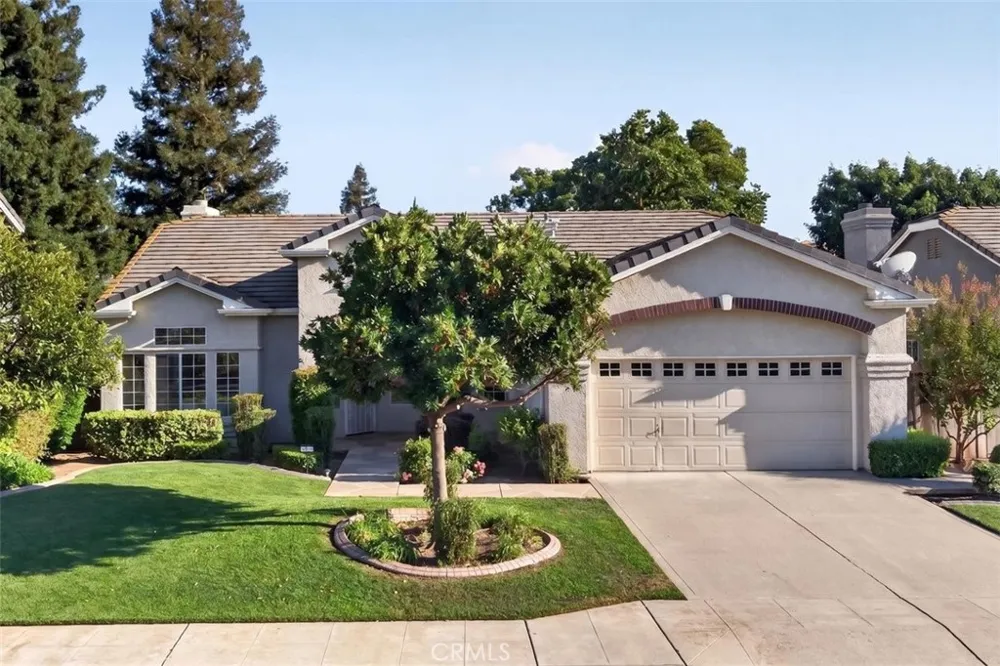 2554 Twain AVE Clovis, CA 93611