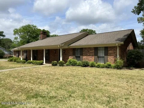 304 Shadowood Lane
