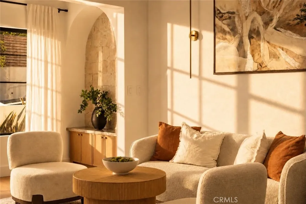 2137 Santa Ynez Street Los Angeles, CA 90026